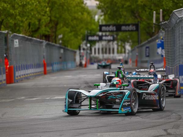 Panasonic Jaguar Racing endure a challenging weekend in Paris
