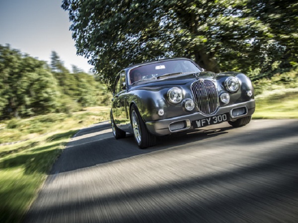 Germany celebrates Discovery and Mark 2’s anniversaries at classic car show