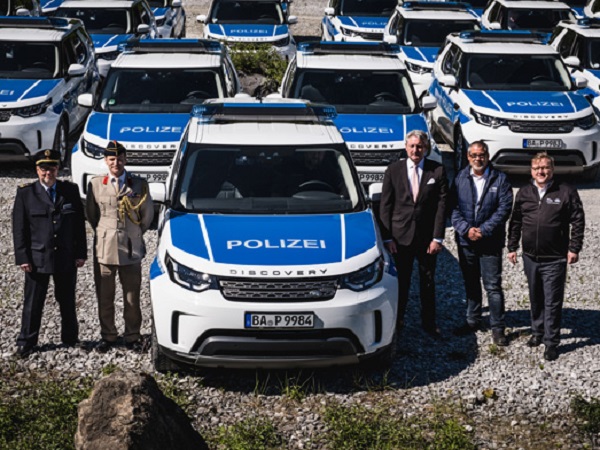 Germany’s Federal Riot Police get to grips with their new Land Rover Discoverys