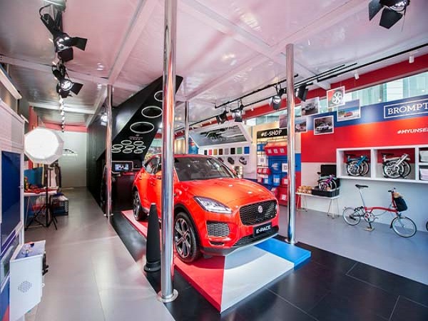 Jaguar E-PACE is at the heart of China fashion pop-up store