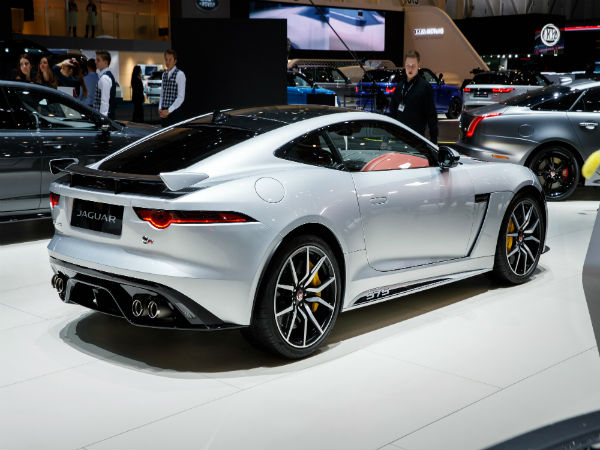 New Graphic Pack gives the F-TYPE SVR a brawnier look