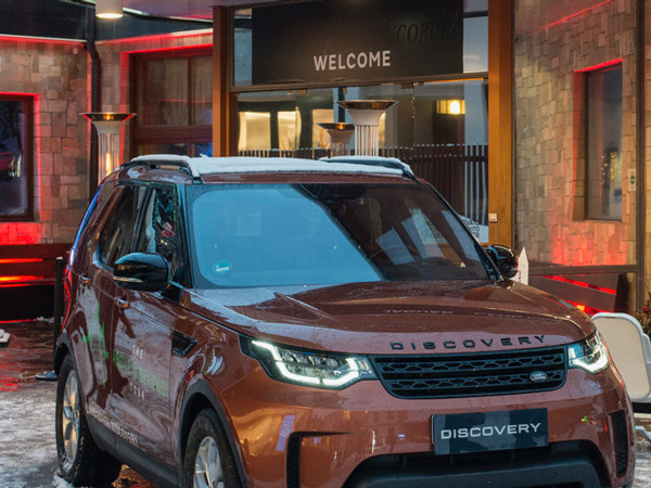 Jaguar Land Rover Winter Lounge is  the perfect place to relax to watch the Giro d'Italia