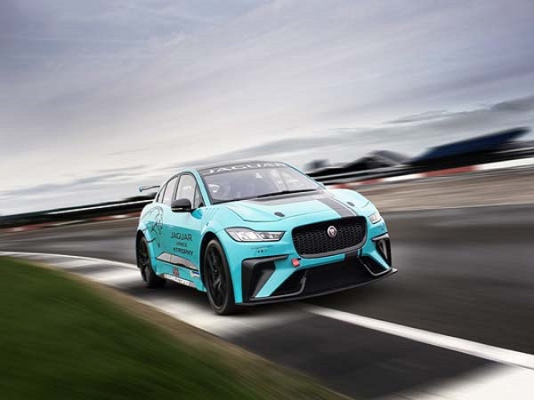 Jaguar I-PACE eTROPHY race series to start in Saudi Arabia