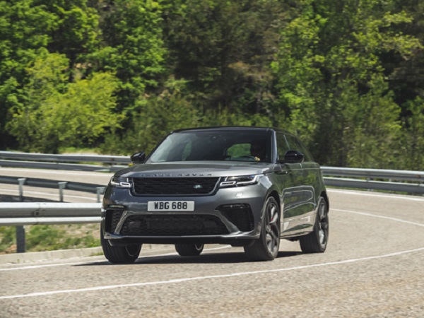 World’s media get their first taste of the Velar SVAutobiography Dynamic Edition