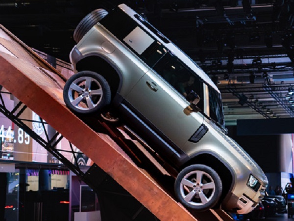 New Land Rover Defender puts on a show at its global debut
