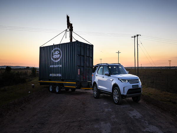 Land Rover Discovery and Springbok star haul clubhouse to inspire next generation