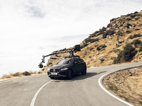 JAGUAR F-PACE GIVES NEW-GENERATION CANON EOS SYSTEM CAMERA ITS FIRST HIGH-PERFORMANCE WORK-OUT