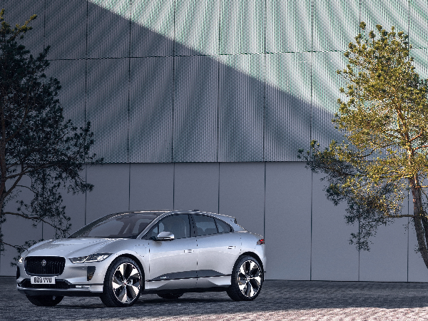 JAGUAR I-PACE NOW SMARTER, BETTER CONNECTED AND FASTER-CHARGING
