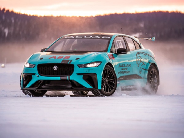 Jaguar I-PACE eTROPHY earns its stripes on the frozen lakes of Sweden